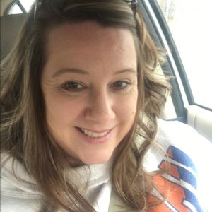 Meet your Posher, Cynthia